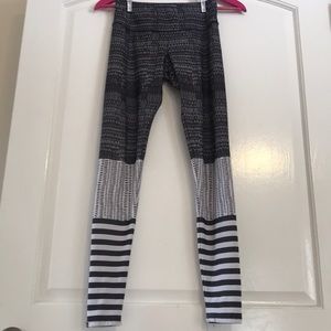 Onzie black white legging